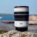 EOS R Systemkamera mit kompaktem 70-200mm Telezoom für flexible Reportage- und Sportaufnahmen.