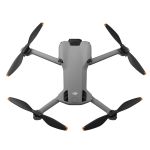 DJI Mini 5 Pro Drohne in Draufsicht, ausgeklappt mit vier Propellern und ausgebreiteten Auslegern