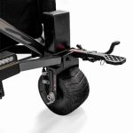 Detailaufnahme ZILR ZIPR 2WD Rad mit All-Terrain-Reifen und mechanischer Bremse